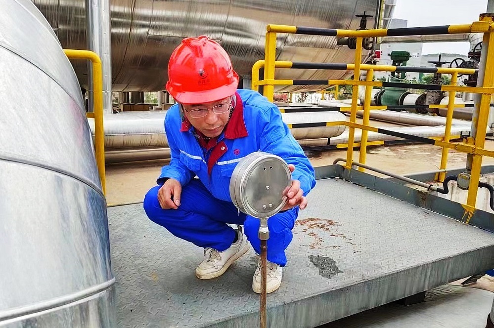 2021年度集团劳动模范、宜昌3377体育硫酸厂硫酸车间主任吴启国吴启国.jpg